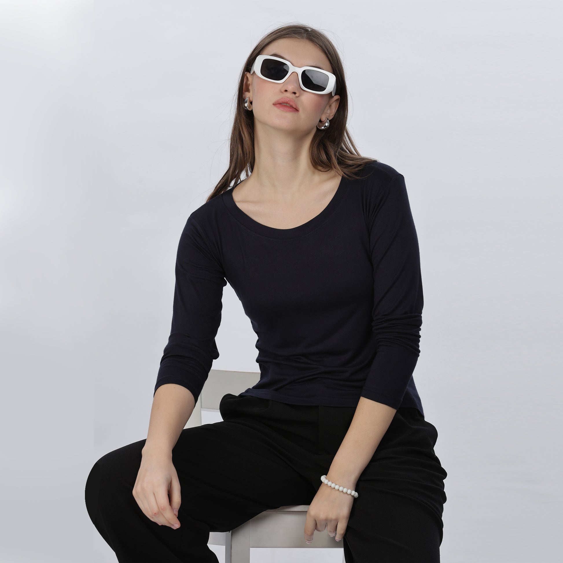 Women's Strechable Body Fit Inner Shirt (Black)