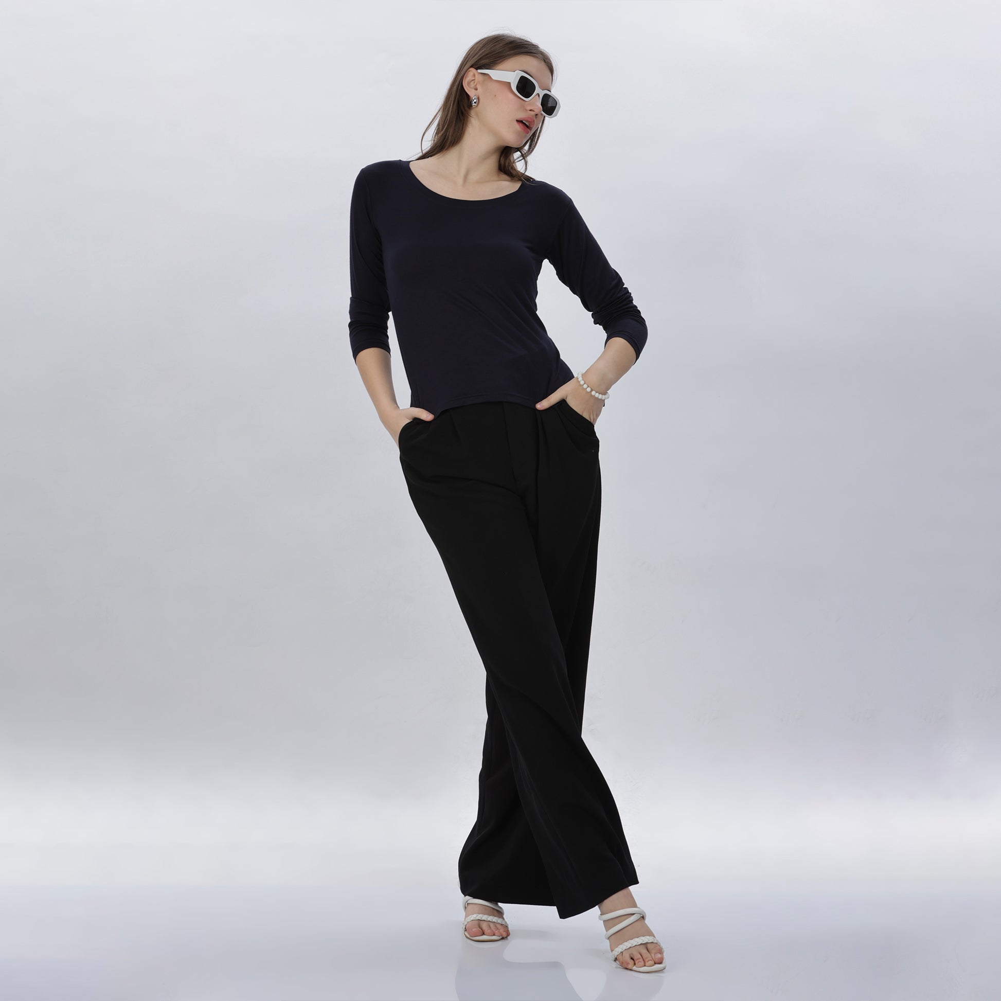 Women's Strechable Body Fit Inner Shirt (Black)