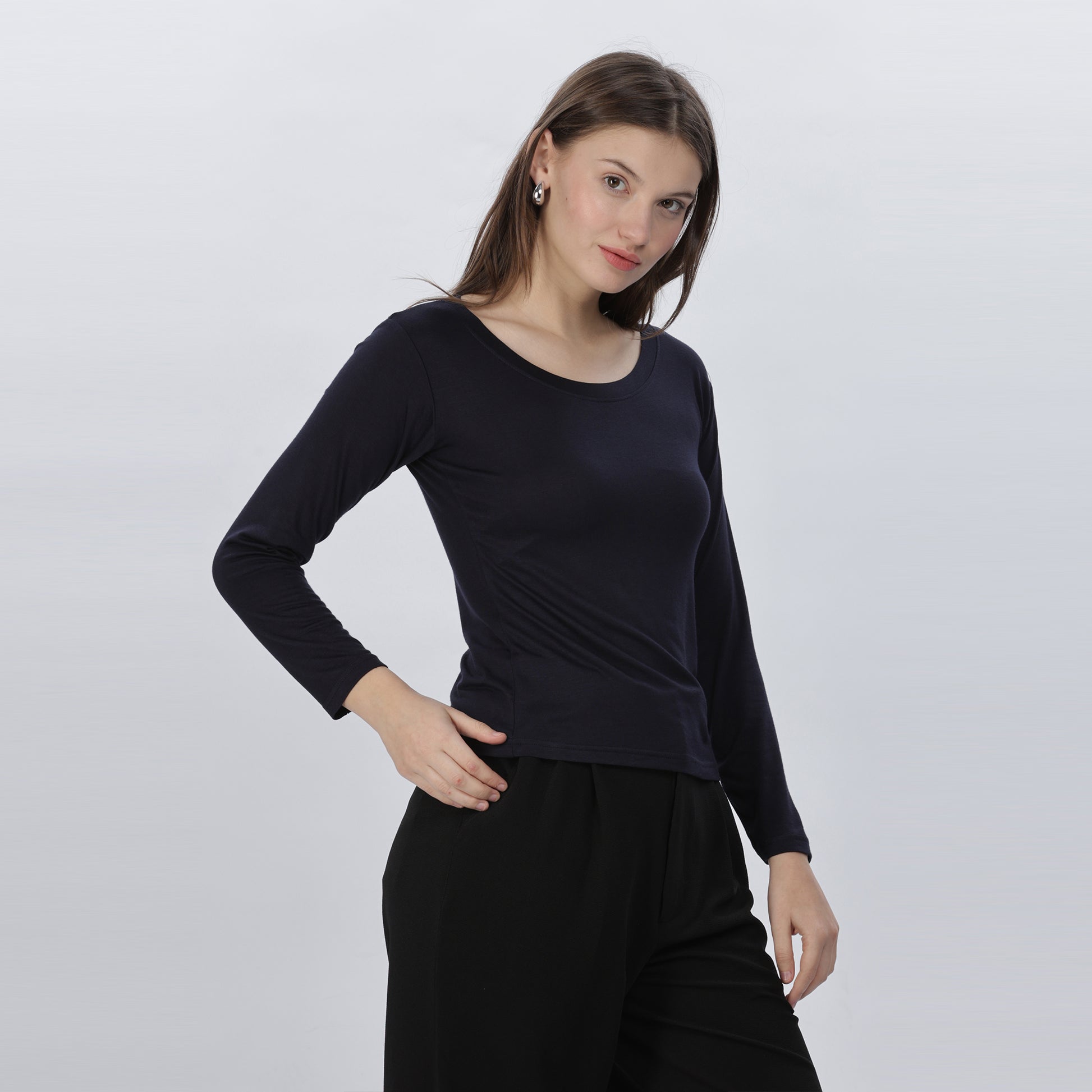 Women's Strechable Body Fit Inner Shirt (Black)