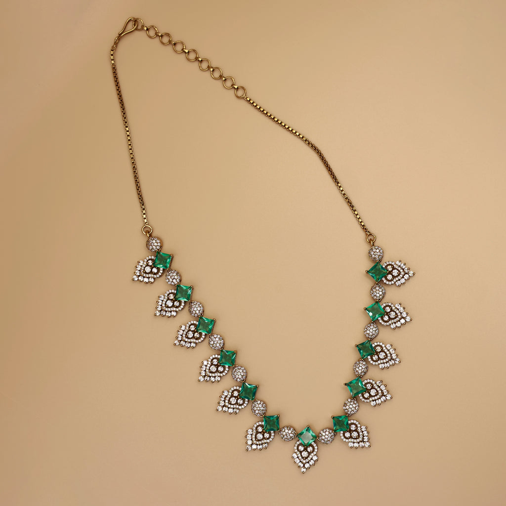 Elegant Emerald Green Necklace Set – Antique Gold Imitation Jewelry